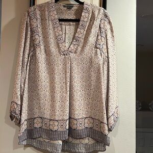 Vince silk tunic top. Like new - excellent condition. Size 8
